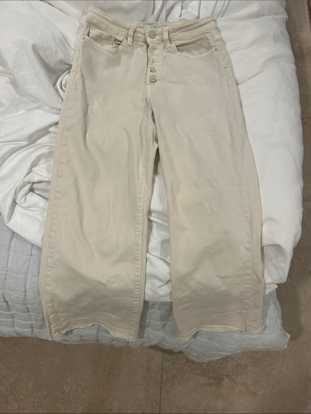 High-Rise Wide-Leg Capris in Cream
